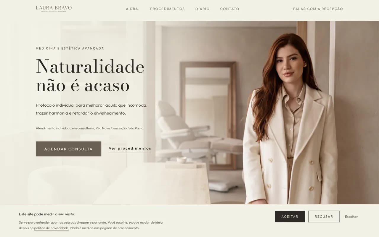 Primeira tela do site Dra. Laura Bravo
